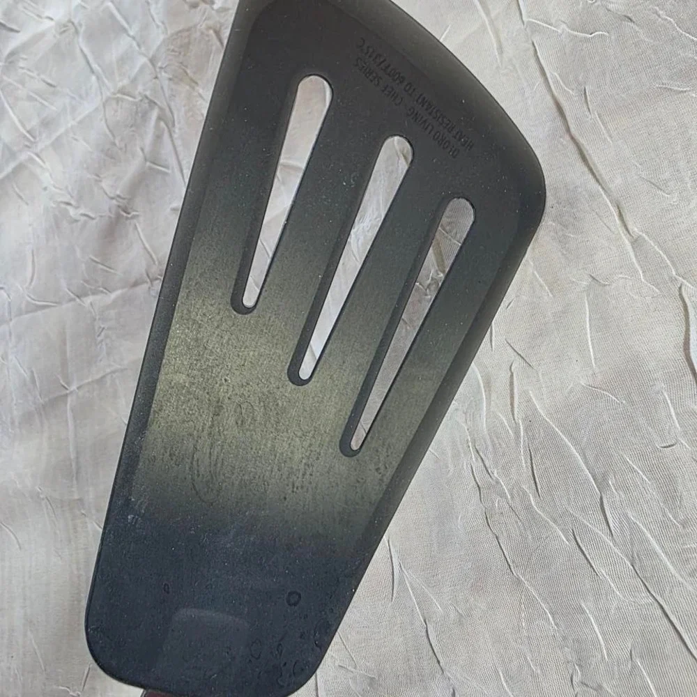 Di Oro Living Chef Series‎ Silicone Turner Spatula Black Heat Resistant 600F